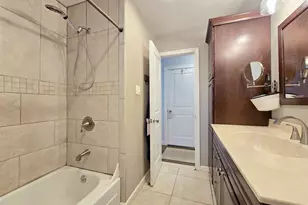 94 Clarendon Rd, Ronkonkoma, NY 11779 - Photo 9