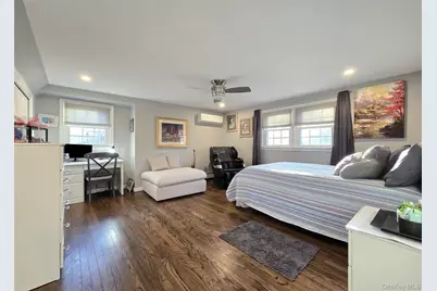 94 Clarendon Road, Ronkonkoma, NY 11779 - Photo 11