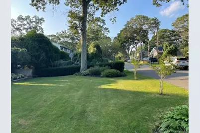 94 Clarendon Road, Ronkonkoma, NY 11779 - Photo 29