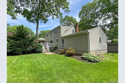 94 Clarendon Road, Ronkonkoma, NY 11779 - Photo 23