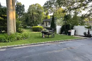 94 Clarendon Rd, Ronkonkoma, NY 11779 - Photo 31