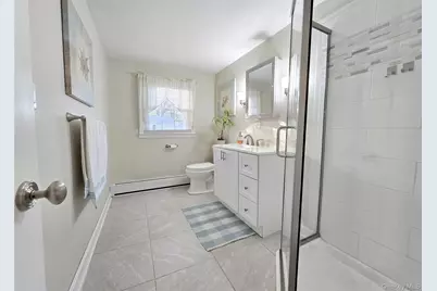 94 Clarendon Road, Ronkonkoma, NY 11779 - Photo 15