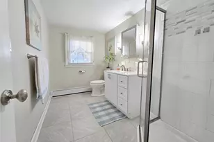 94 Clarendon Rd, Ronkonkoma, NY 11779 - Photo 15