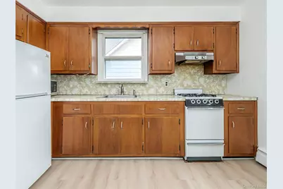 177 Franklin Avenue #2nd Fl, Sea Cliff, NY 11579 - Photo 11