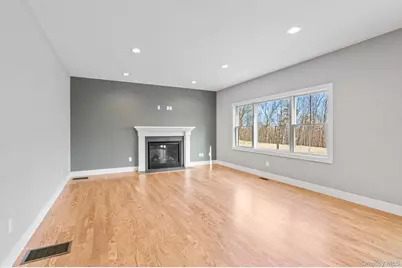 13 Harrier Ridge Drive, Wallkill, NY 12589 - Photo 9