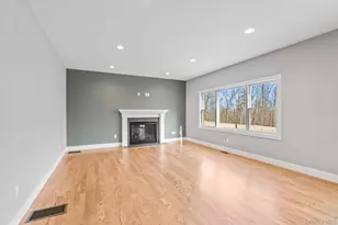 13 Harrier Ridge Dr, Wallkill, NY 12589 - Photo 9