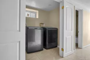 110-34 214th St, Queens Village, NY 11429 - Photo 23