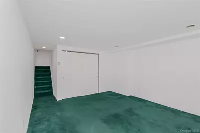 305 Glenbrook Avenue, Yonkers, NY 10705 - Photo 27