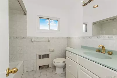 305 Glenbrook Avenue, Yonkers, NY 10705 - Photo 15