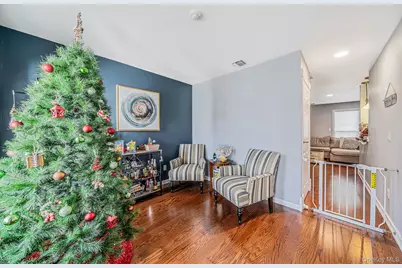 189 Haddon Hollow Court, Middle Island, NY 11953 - Photo 3