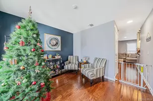 189 Haddon Hollow Ct, Middle Island, NY 11953 - Photo 3