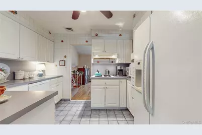 3291 Wolfson Drive, Baldwin, NY 11510 - Photo 9