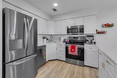 37 Whalers Cove #37, Babylon, NY 11702 - Photo 9