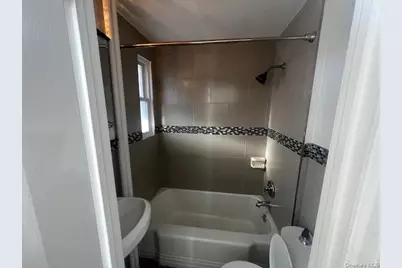 22 Stephenson Boulevard, New Rochelle, NY 10801 - Photo 3