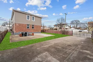 141-01 255th St, Rosedale, NY 11422 - Photo 17