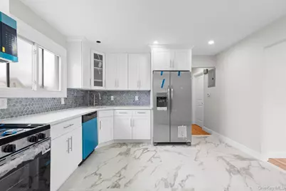 14101 255th Street, Rosedale, NY 11422 - Photo 3