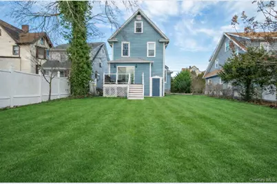 132 Mayflower Avenue, New Rochelle, NY 10801 - Photo 17