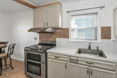 31 Cedar Street, Roosevelt, NY 11575 - Photo 9