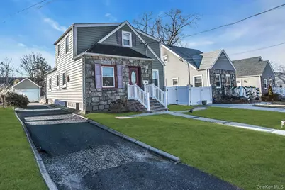 31 Cedar Street, Roosevelt, NY 11575 - Photo 3