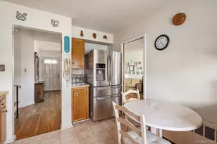 285 Southwood Cir, Syosset, NY 11791 - Photo 9