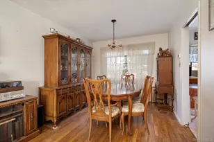 285 Southwood Cir, Syosset, NY 11791 - Photo 11