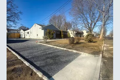 2804 Eagle Avenue, Medford, NY 11763 - Photo 3