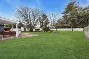 360 Locust Ave, Oakdale, NY 11769 - Photo 25