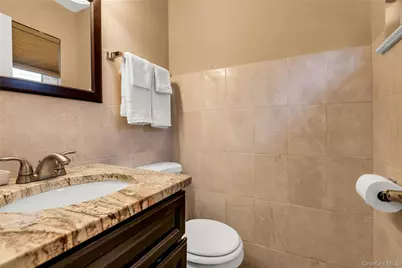 360 Locust Avenue, Oakdale, NY 11769 - Photo 9