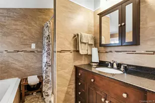 360 Locust Ave, Oakdale, NY 11769 - Photo 19