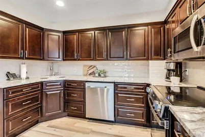 360 Locust Avenue, Oakdale, NY 11769 - Photo 5