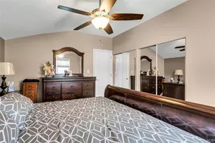 360 Locust Ave, Oakdale, NY 11769 - Photo 17