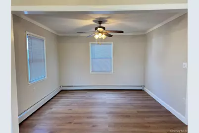 129 Spring Lane, Levittown, NY 11756 - Photo 9