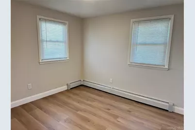 129 Spring Lane, Levittown, NY 11756 - Photo 7