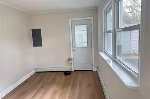 129 Spring Ln, Levittown, NY 11756 - Photo 5