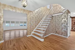 4 Penn Ct, Dix Hills, NY 11746 - Photo 7