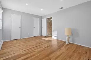 4 Penn Ct, Dix Hills, NY 11746 - Photo 35