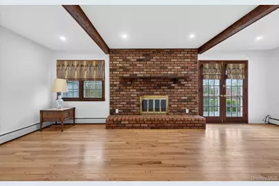 4 Penn Court, Dix Hills, NY 11746 - Photo 23