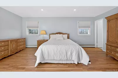 4 Penn Court, Dix Hills, NY 11746 - Photo 27