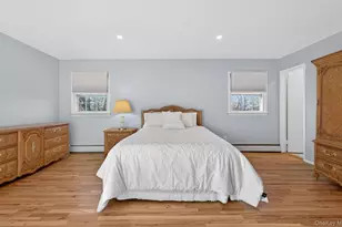 4 Penn Ct, Dix Hills, NY 11746 - Photo 27