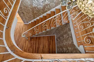 4 Penn Ct, Dix Hills, NY 11746 - Photo 25