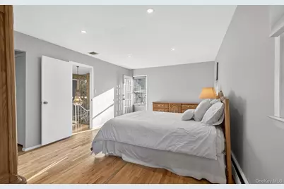 4 Penn Court, Dix Hills, NY 11746 - Photo 31