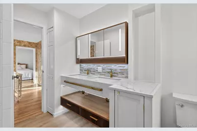 4 Penn Court, Dix Hills, NY 11746 - Photo 33