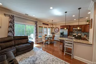 403 Tracy Ln, Patchogue, NY 11772 - Photo 7