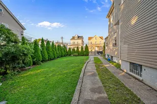 27-28 Humphreys St, East Elmhurst, NY 11369 - Photo 7