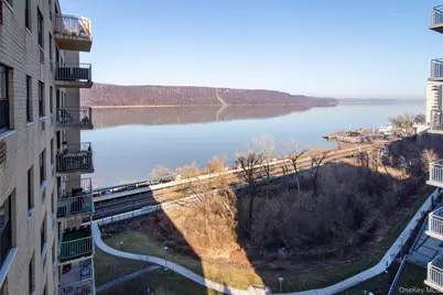 1085 Warburton #621, Yonkers, NY 10701 - Photo 17