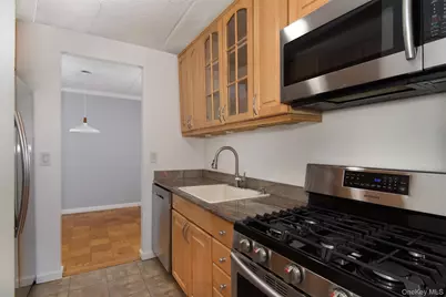 1085 Warburton #621, Yonkers, NY 10701 - Photo 7