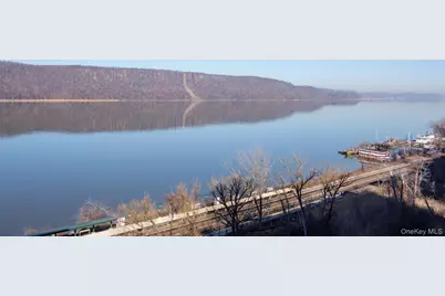 1085 Warburton #621, Yonkers, NY 10701 - Photo 19