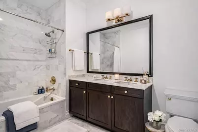 3000 Royal Court #3308, North Hills, NY 11040 - Photo 7