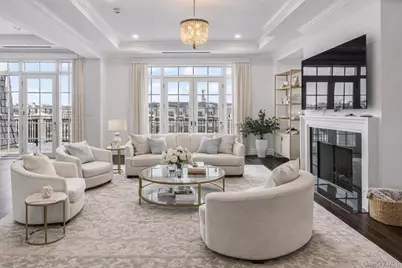 3000 Royal Court #3308, North Hills, NY 11040 - Photo 1