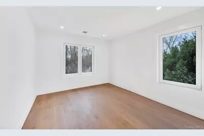 126 Rim Lane, Hicksville, NY 11801 - Photo 21
